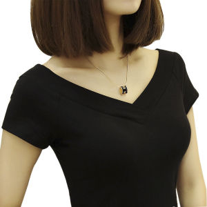 เสื้อยืดผู้หญิงแขนสั้นสีดําตัดต่ําสําหรับกระชับสัดส่วนผ้าฝ้ายคู่คอวีกระชับเปิดกลับเสื้อผ้าทํางาน