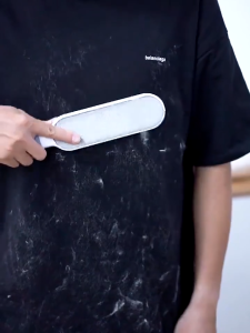 Cây lăn lông tĩnh điện AMIHOUSE lăn lông chó mèo làm sạch quần áo nhà cửa cao cấp thiết kế hộp chứa thông minh