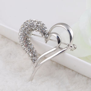Elegant Shiny Rhinestone Heart Brooch for Women Stylish Accessory for Any Perfect Gift Idea for Her
