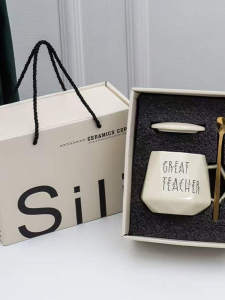 Creative Ceramic Mug with Lid And Spoon for Teachers Graduation Birthday Gifts Best Friend Gift High Aesthetic Value Cup