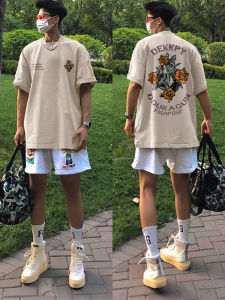 เสื้อยืดแขนสั้นผ้าฝ้ายแท้ลายดอกกุหลาบสไตล์ย้อนยุคสไตล์อเมริกันสำหรับผู้ชายในช่วงฤดูร้อน ทรงหลวม แฟชั่นสตรีท แบรนด์ดัง เสื้อตัวบน