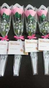 Paket 10 Tangkai Buket Bunga Mawar Merah Muda Flanel Bucket Rose Palsu dengan Flannel Plastik Pita Termurah