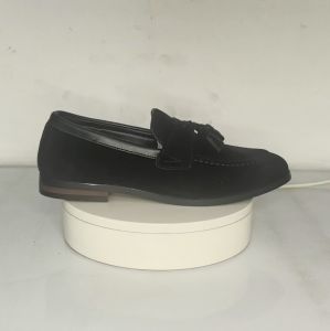 รองเท้าโลฟเฟอร์ผู้ชายแบบมีพู่ สีดำ/สีน้ำตาล ไม่ลื่น รองเท้าทางการ รลำลอง สไตล์ธุรกิจ เทรนด์เกาหลี 055