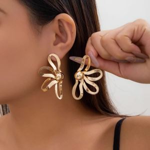 Ingemark | Ingemark Vintage Hollow Petal Flower Stud Earrings Women Fashion Statement Trendy Gold Color Piercing Earrings Y2K Accessories