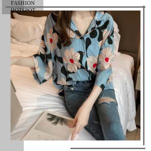 LiShops พร้อมส่งแล้ววันนี้ เสื้อเชิ้ตแฟชั่นลายดอก 2สีสวยๆ ต้อนรับซัมเมอร์ซัมใจ มีกระดุมหน้าผ้าสวมใส่สบาย ที่สำคัญเนื้อผ้านิ่มมาก ราคาดีงาม กดจิ้มได้เลย