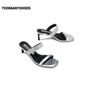 รองเท้าแตะส้นสูงทรงสี่เหลี่ยมสีเงินสำหรับผู้หญิง รองเท้าแตะแบบสวมสำหรับกลางแจ้งในช่วงฤดูร้อน รองเท้าแตะแบบสวมส้นสูงสำหรับกลางแจ้ง