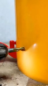 กระทาแบบเกลีวา สายไก่อัตโนมัติ เป็นแหล่งที่ให้น้ำไก่อัตโนมัติ ถ้วยให้น้ำอัตโนมัติสีแดง/ไก่/นก