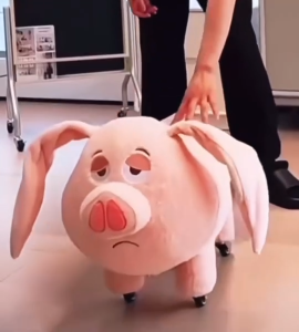 สตูลม้านั่งหมูบิน รูปทรงน่ารัก ใช้ตกแต่งและนั่งได้