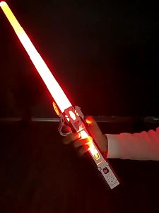 Mainan Lightsaber Star Wars 2in1 Lightsaber dengan Konektor Ada Efek Suara 7 Warna Cahaya