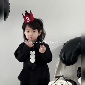 สั่งซื้อเลย! หมวกตัวเลข คาดผมตัวเลข หมวกวันเกิดสีแดงเลือดหมู ปาร์ตี้วันเกิด สําหรับผู้ใหญ่ และเด็ก หมวกกระดาษ