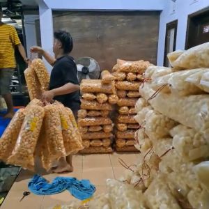 Dorokdok Dudung Kemasan 300gr Rasa Pedas Asin Halal | Kerupuk Rambak Kulit Sapi Asli Enak Gurih