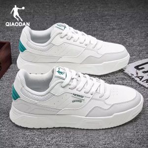 Mens Low-Top Leather Surface Casual Shoes Spring 2025 Classic Versatile Board Shoes Student Sports Shoes Black White