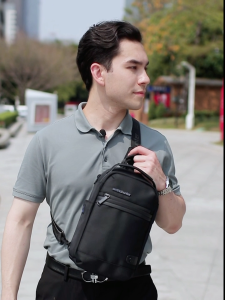 กระเป๋าสะพายข้าง 30.5cm x 9cm รุ่นXB00141 - Arctic Hunter Waterproof กระเป๋าคาดอก กันน้ำ