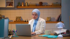 CERAMIDE EXPERT HYDRATING TONER REGLOW