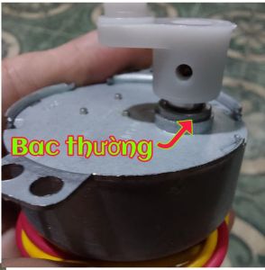 ĐẢO ĐIỆN BẠC ĐẠN 5v/phút 220V 4 W cốt 7mm lỗ ngang nhông sắt + nhựa bảo hành 3 năm (loại đóng bạc đạn)
