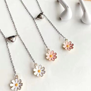 Fashion Magnetic Anti-Lost Headphone Chain Suitable for AirPods Bluetooth Earphones Daisy Design Glasses Chain