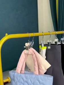 เสื้อสเตนเลส อเนกประสงค์ กันลื่นกันลม ไม้แขวนเสื้อผ้า ถุงเท้า ผ้าขนหนู ตู้เสื้อผ้า คลิปหนีบผ้า คลิปเก็บตู้เสื้อผ้า ประหยัดพื้นที