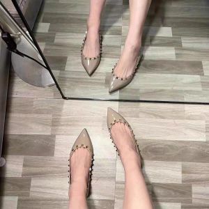 รองเท้าส้นแบนหัวแหลมสไตล์ฝรั่งเศสสำหรับผู้หญิง ฤดูใบไม้ผลิและฤดูใบไม้ร่วง รองเท้าส้นแบนหัวแหลมแบบมีตะขอ ด้านในทำจากหนังวัว