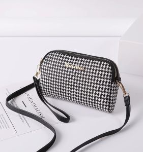 กระเป๋าหนังนิ่มขนาดเล็กแบบสะพายข้างสำหรับผู้หญิง กระเป๋าใส่โทรศัพท์มือถือแบบลำลอง กระเป๋าสะพายไหล่ได้หลายแบบ กระเป๋าแฟชั่นฤดูใบไม้ผลิ 2025