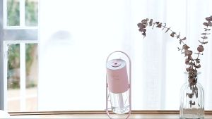 Máy phun sương để bàn HM90 đèn led 7 màu siêu đẹp 2 chế độ tạo ẩm không gây ồn có cổng USB chức năng tự tắt khi hết nước tạo ẩm hạt siêu nhỏ không sợ ướt bàn nhỏ gọn tiện nghi dễ dàng mang theo