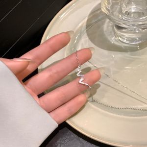 Zircon Necklace Womens Summer Minimalist Cold Style Skirt Accessory Lightweight Luxury Clavicle Chain Water Wave Design
