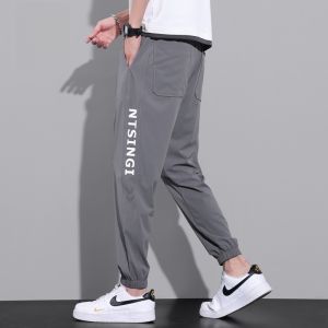 ROMON | กางเกงลำลองชายผ้าไหมน้ำแข็งฤดูร้อนบางแห้งเร็ว กางเกงขายาวทรงหลวมเอวยางยืด ทรงฮาราจูกุ ผ้าไนลอน กางเกงขายาวสำหรับผู้ชาย