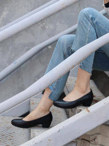 Comfortable Full Leather Work Shoes with Thick Heels round Head Design Non-Slip Rubber Sole for Air Stewardess And Commuting