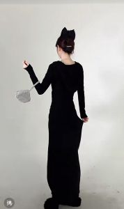 เดรสมีฮู้ดแขนยาวสีดำ แต่งกระดุมหน้า กระโปรงทรง A-Line ผ้าเด้งยืดได้เยอะ ใส่แล้วพรางหุ่น Dress ออกงาน กันหนาว #9204