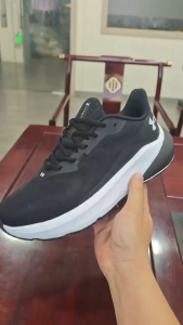Under Armour 8809UA Turbulence 3 Breathable Casual Sports Running Shoes in Classic Color Scheme-black and white