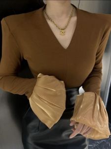 Winter Pure Desire V-Neck Long Sleeve Fleece Lined Womens T-Shirt Slim Fit Bell Sleeve Base Shirt Hot Girl Casual Sweet Spicy