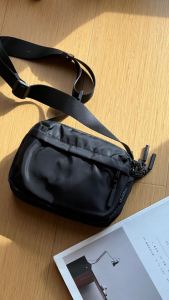 กระเป๋าสี่เหลี่ยมเล็ก C&Y ดีไซน์เฉพาะตัว ผ้าอ็อกซ์ฟอร์ด กันน้ำ กระเป๋าสะพายข้างแบบไม่ระบุเพศ กระเป๋าใส่ของแบบพับได้ กระเป๋าสะพายประจำวัน