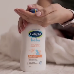 Cetaphil Baby Daily Lotion with Organic Calendula 400ml – Tear-Free Moisturizer for Delicate Skin 24H Hydration Hypoallergenic Paraben-Free Newborn Safe