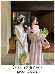 ชุดเดรสสั้นคอวีสไตล์ฝรั่งเศสสำหรับฤดูร้อน ชุดกระโปรงสีขาวพร้อมขอบลูกไม้ ชุดเสื้อผ้าทำงานสำหรับผู้หญิงในช่วงฤดูร้อน