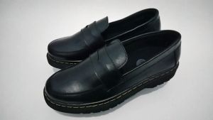 Loafers Sip On Hitam Kulit Sintetis Anti Selip Pria Wanita Korea Style