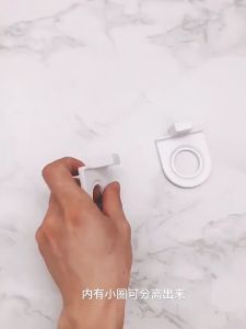 1pcs Shampoo Bottle Holder Wall Mounted Magic Sticky Shampoo Hook Shower Hand Soap Bottle Hanging Holder Bathroom Hanger Accessories