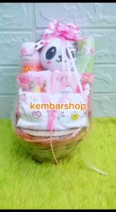 kembarshop - paket kado bayi baby gift kado melahirkan-parcel kado bayi keranjang rotan cute pink merah komplit