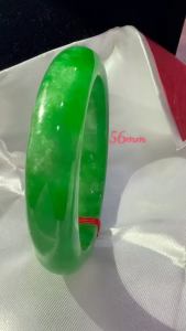 Vòng Cẩm Thạch Bản Hẹ ĐL Ni 56mm Cao 13mm Dầy 8mm Vòng màu Xanh Lý tươi bóng đẹp Nữ 54kg - 60kg đeo xinh đẹp sang tay món quà tặng mẹ tặng nữ ý nghĩa có 1250k ạ