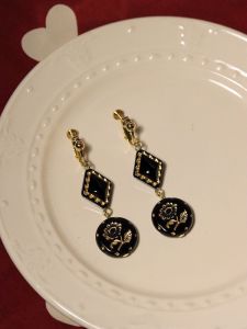 Miss Nans Ancient Rome Original Retro Black Gold Elegant Diamond Flower Hong Kong Style Ear Hook Ear Clip Female