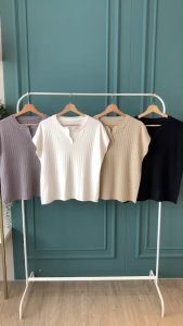 BL20991 Ribs V Buttoned Loose Knit Top