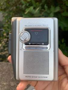 Máy cassette cầm tay Panasonic RQ-L11 – Ghi âm tiện lợi thiết kế nhỏ gọn