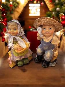 Julieieishop ตุ้กตาเรซินคู่ฟาร์มเมอร์ตายาย สุดน่ารัก