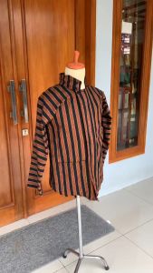 Baju Lurik Pria Dewasa: Pakaian Adat Jawa Laki-laki
