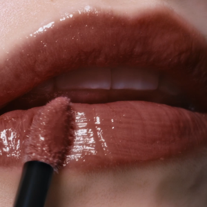 Tom Ford Beauty - Runway Gloss Luxe - High Shine Moisturizing Lip Gloss 5.5ml • Medium sheer coverage hydrating makeup