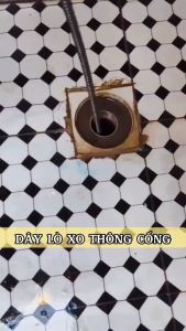 Dây thông tắc cống lò xo phi 16mm (loại 1) dài 38m. Được làm bằng chất liệu thép Mangar siêu bền