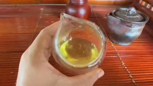 Trà Móc Câu Đặc Sản Tân Cương (200g + túi xách)