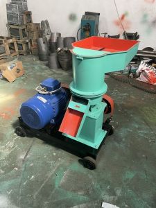 Máy ép cám viên S220 S250 trục đứng dành cho các trang trại nhỏ và vừaĐặc biệt sản phẩm của cty chúng tôi được thiết kế khác biệthiện đạibộ phận nghiền ép cám được thiết kế 2 lô và 4 quả lôcho ra năng xuất cao hơn so với các dòng máy khác