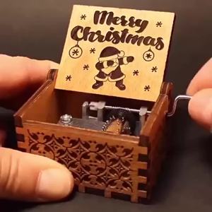 Cartoon-themed wooden music box toys Christmas hand-cranked music box gift party decorations childrens gifts birthday gifts