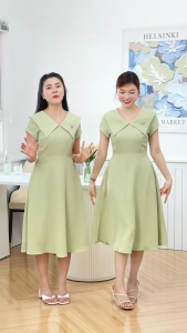 [MUA 2 GIẢM 130K] Đầm Nữ Form A GUMAC Cổ V Đính Phụ Kiện Chất Chéo Nhật Thanh Lịch DF07048