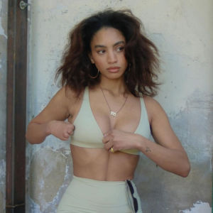 เสื้อชั้นในโยคะแบบมีแผ่นรองหน้าอกสำหรับวิ่งและออกกำลังกายในฤดูใบไม้ผลิและฤดูร้อน เสื้อชั้นในแบบมีโครงสำหรับผู้หญิง