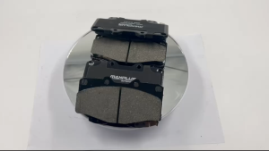 ผ้าเบรก ผ้าเบรค คู่หน้า ซ้าย-ขวา Toyota Vigo ปี 05-12 รุ่น 4WD เครื่อง ดีเซล 2.5/3.0L D4D [2KD/1KD] #04465-0K060/0K020